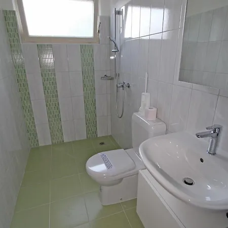 Res Roncaccio, Bilancia By Holap Sa Gambarogno