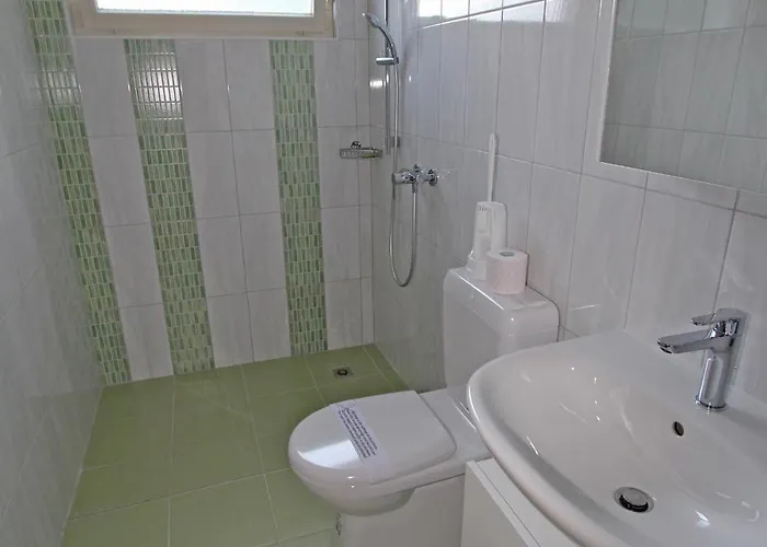 Res Roncaccio, Bilancia By Holap Sa Gambarogno